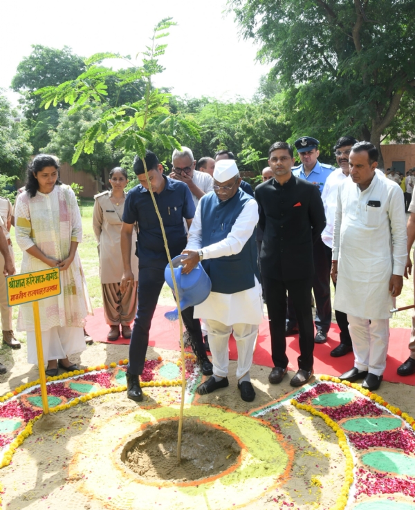अंतिम छोर पर खड़े व्यक्ति तक पहुंचे लाभ, वास्तविक जरूरतमंद सशक्त हो : राज्यपाल
