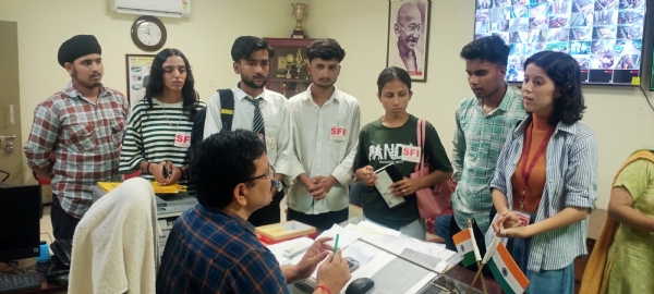 नाहन डिग्री कॉलेज नाहन  में कॉलेज छात्रा से अभद्रता पर छात्र संगठनों ने किया प्रदर्शन
