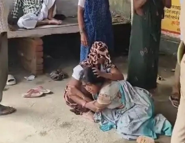 गमगीन परिजन