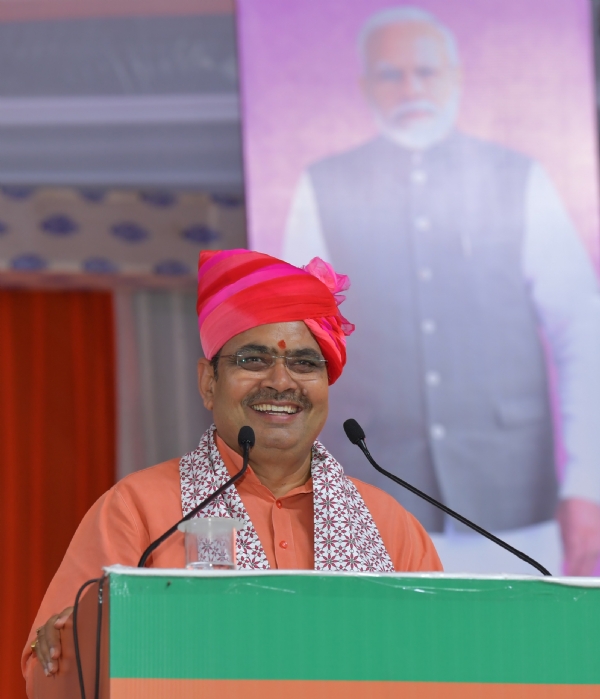 मुख्यमंत्री भजनलाल शर्मा सभा को संबोधित करते हुए।
