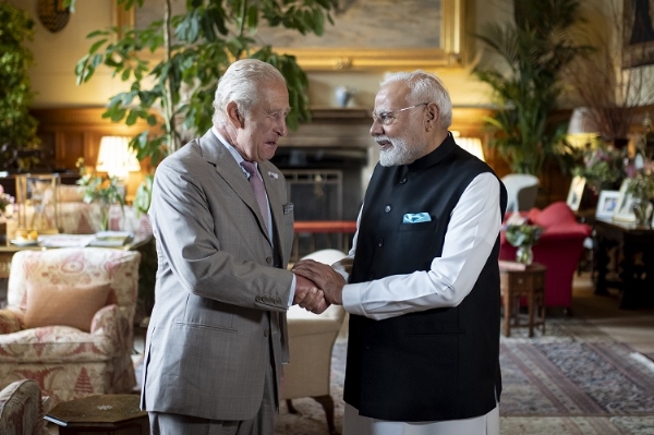 प्रधानमंत्री मोदी ने ब्रिटेन के सम्राट किंग चार्ल्स तृतीय से की मुलाकात