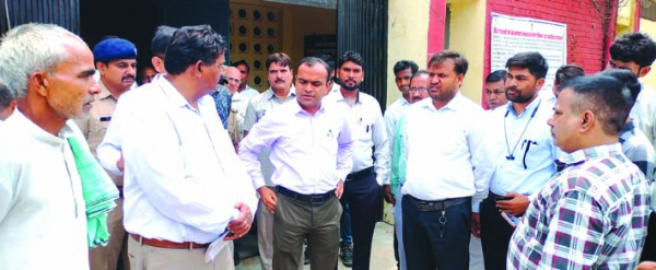 निरीक्षण करते डीएम