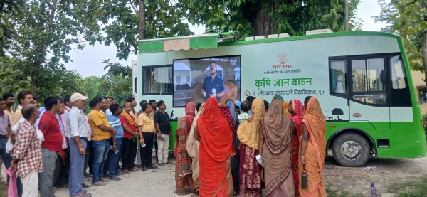 वीडियो के माध्यम से कृषि ज्ञान वाहन के द्वारा जानकारी दी गई
