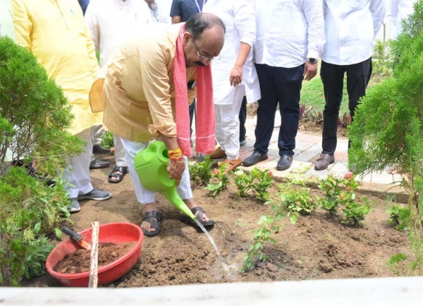उप मुख्यमंत्री अरुण साव के नवा रायपुर स्थित निवास पर हरेली की धूम