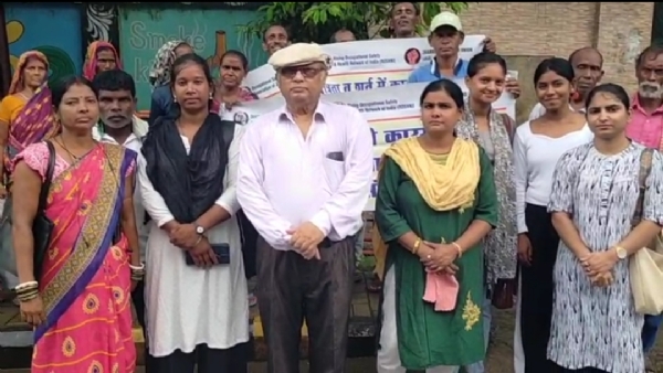 सिलिकोसिस पीड़ितों के मुआवजे की मांग को लेकर ओशाज इंडिया ने उपायुक्त को सौंपा ज्ञापन