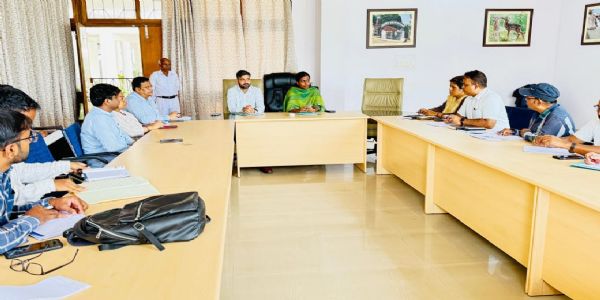 स्वयं सहायता समूहों से संचालित करें प्लास्टिक कचरा संग्रहण कार्यक्रम : उपायुक्‍त