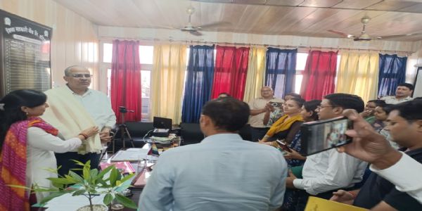 जिला सहकारी बैंक हरिद्वार के दो शाखा प्रबंधक निलंबित, आठ के वेतन पर रोक