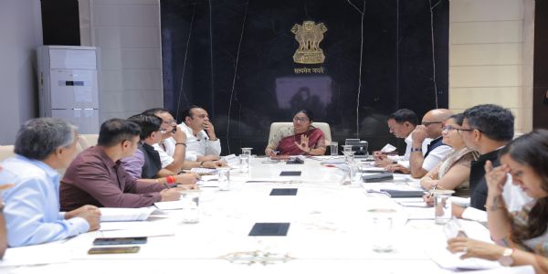 मुख्यमंत्री ने निर्माणाधीन अस्पतालों का काम तय समय पर पूरा करने के दिए निर्देश