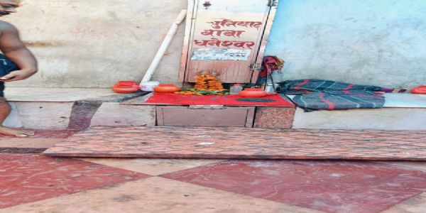 बाबा भोले के नीर के लिए तरस रहे हैं कावंरिया श्रद्धालु