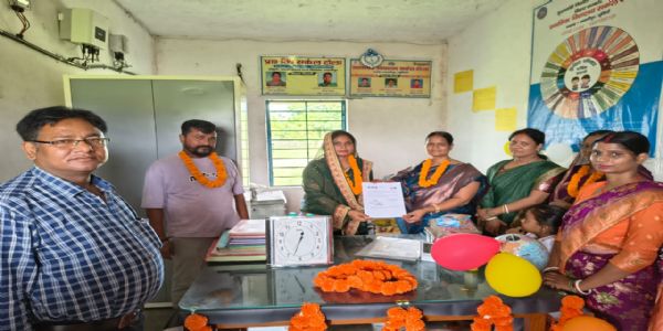 समारोह आयोजित कर विद्यालय प्रधानाचार्य को दिलाया गया विद्यालय का प्रभार