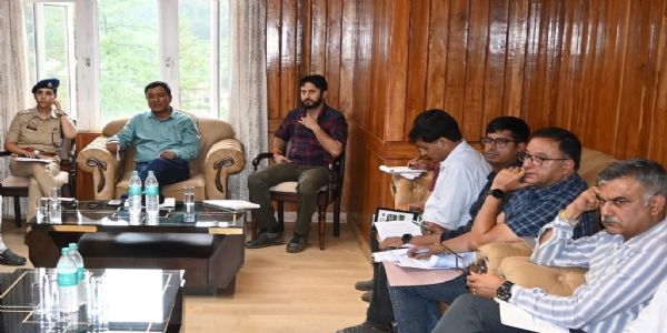 आपदा प्रभावित क्षेत्रों में सड़कों व ग्रामीण संपर्क मार्गों की बहाली पर विशेष ध्यान केंद्रित करें: जगत सिंह नेगी