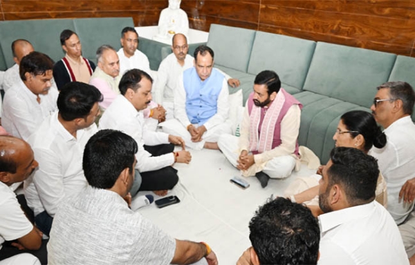 सोनीपत: मुख्यमंत्री   नायब सिंह सैनी ओएसडी वीरेंद्र बढ़खालसा के भतीजे के निधन पर शोक प्रकट करते हुए
