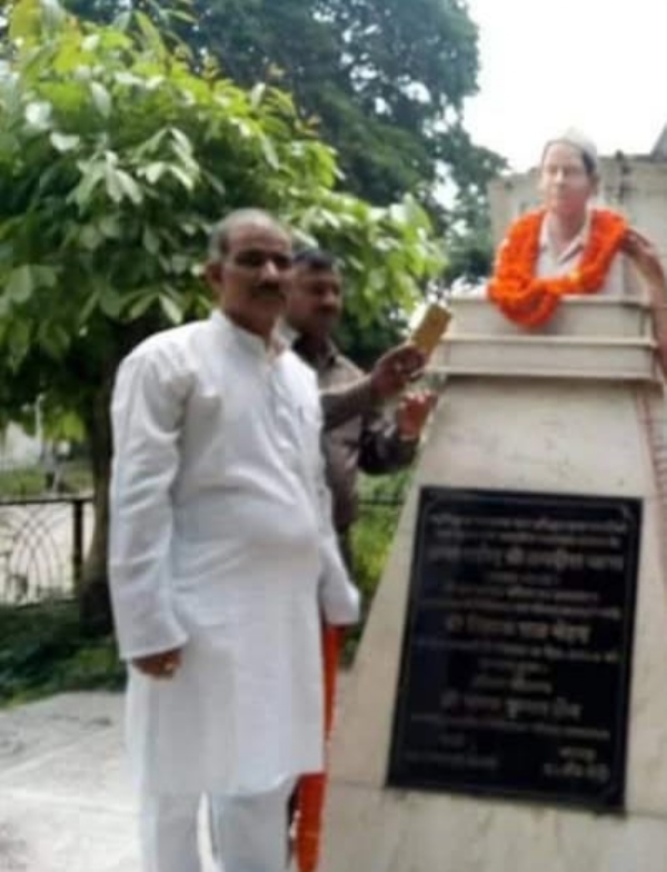 शाहिद वत्स को श्रद्धांजलि देते