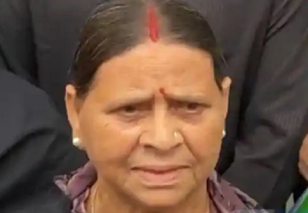 विधान परिसद में नेता पतिपक्ष राबड़ी देवी की फाेटाे