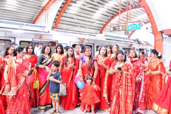 कार्यक्रम के दौरान ली गयी ग्रुप फोटो