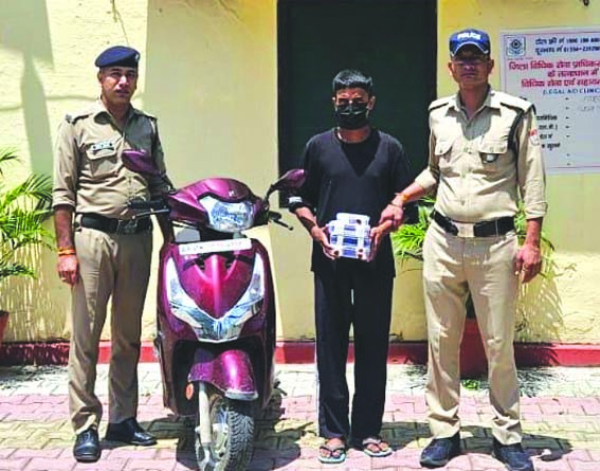पुलिस गिरफ्त में आरोपित