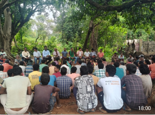 बिजली विभाग के विरुद्ध ग्रामीणों का आमसभा