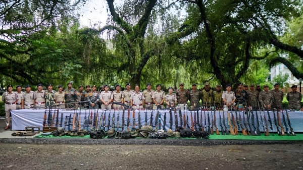 मणिपुर में संयुक्त बलों द्वारा बरामद 90 आग्नेयास्त्र, 728 गोला-बारूद और युद्ध सामग्री की तस्वीर