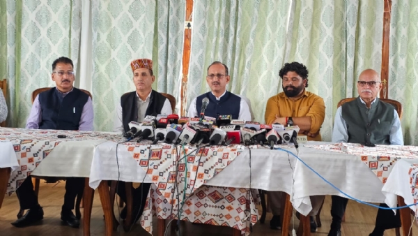 सतपाल सत्ती प्रेस वार्ता में