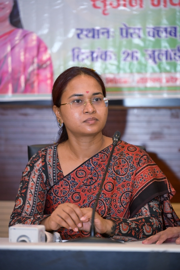 मंत्री शिल्पी नेहा तिर्की की फाइल फोटो