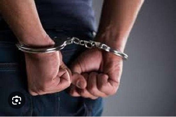 गिरफ्तारी की प्रतीकात्मक फोटो