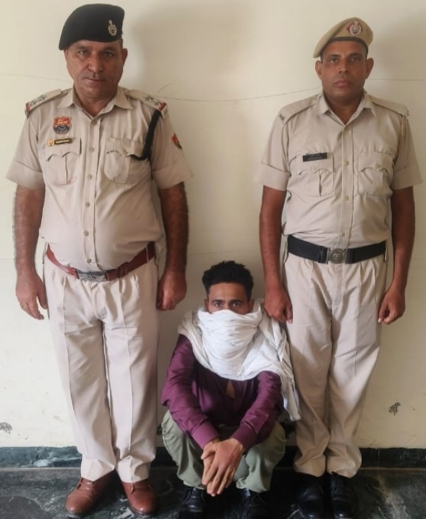 नौकरी लगवाने के नाम पर धोखाधड़ी करने वाला आरोपी पुलिस गिरफ्त में।