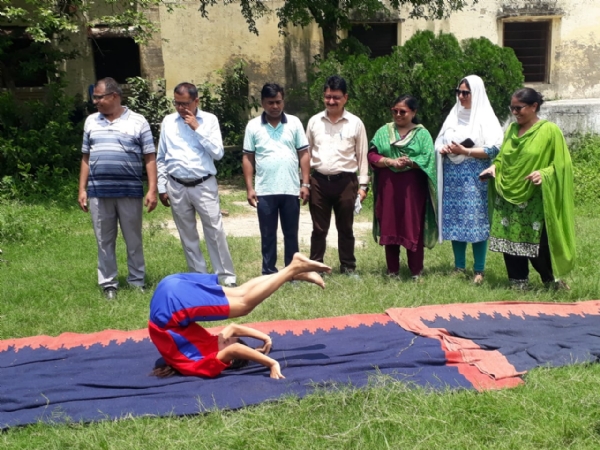 जनपद स्तरीय जिमनास्टिक प्रतियोगिता में छात्र-छात्राओं ने दिखाया दमखम
