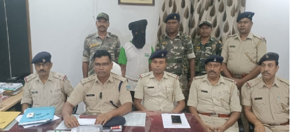 अवैध हथियार के साथ गिरफ्तार शंकर बिरुवा