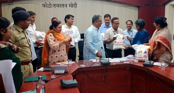 बीकानेर के 500 स्वास्थ्य कर्मी बने निक्षय मित्र : अभियान का शुभारंभ किया मंत्री गजेंद्र सिंह खींवसर ने