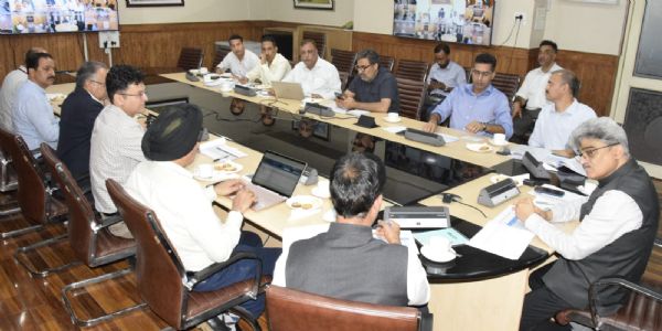 मुख्य सचिव ने प्रधानमंत्री सूर्य घर योजना के कार्यान्वयन की समीक्षा की