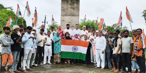 देश की रक्षा करने को शहीदों ने दी प्राणों की आहुति: अशफाक अहमद