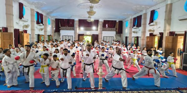 युवा खिलाड़ियों ने कुमिते कराटे में दिखाया दम