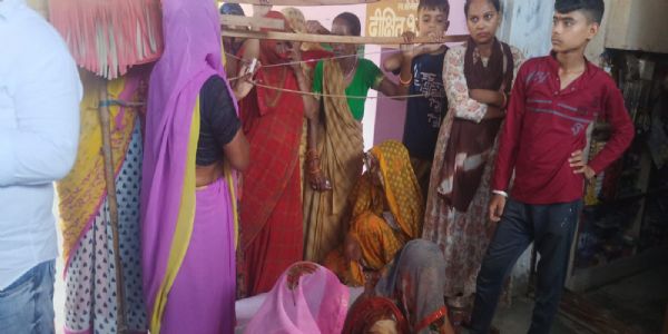संदिग्ध परिस्थितियों में फांसी पर लटकी किशोरी, मौत