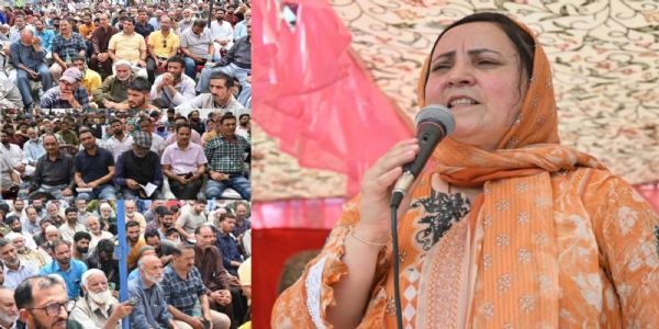 सकीना इत्तू ने कुलगाम ज़िले के बिनीमुल्ला चंदरगी इलाके में लगाया जन शिकायत निवारण शिविर