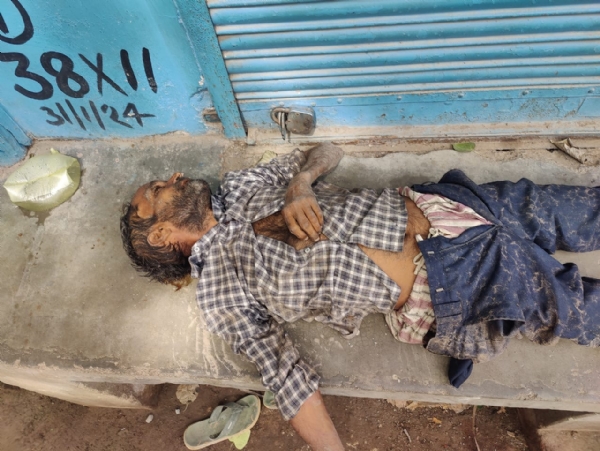 गंगापुर चौराहे के पास सड़क किनारे पड़ा मिला अधेड़ व्यक्ति का शव