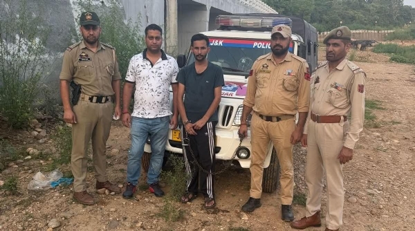 Drug smuggler arrested with chitta, case registered