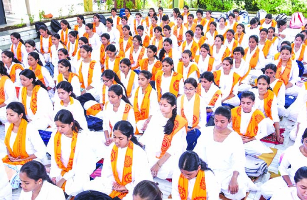 शैक्षणिक सत्र प्रारंभ होने के दौरान