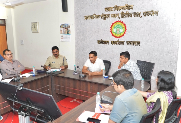 सिंहस्थ-2028 महापर्व के अतंर्गत भीड़ प्रबंधन एवं यातायात व्यवस्था की समीक्षा बैठक सम्पन्न