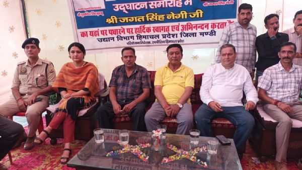 बही क्लस्टर में अमरूद पौधरोपण अभियान का विधिवत शुभारंभ पर बागवानी मंत्री।