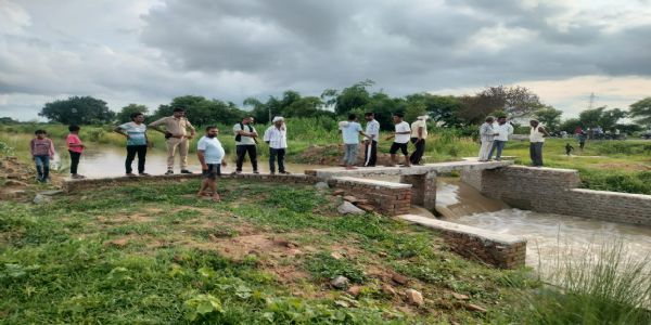 संदिग्ध परिस्थितियों में चरवाहे का नहर में मिला शव