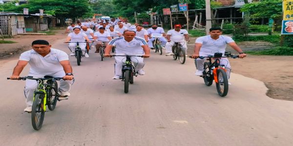 एसएसबी जवानों ने विजय दिवस पर निकाला साइकिल रैली