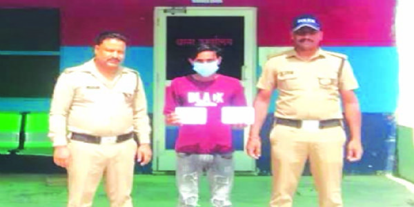 ऑपरेशन लगाम के तहत नशीले कैप्सूल के साथ तस्कर गिरफ्तार