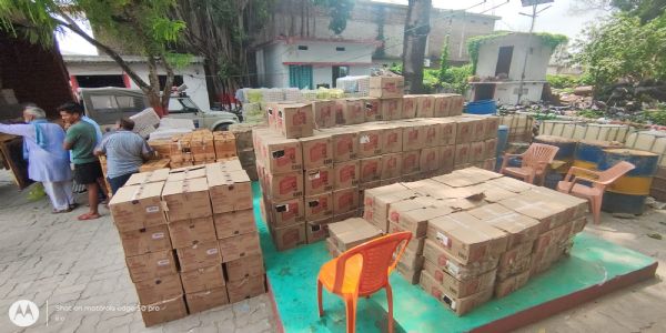 डीसीएम ट्रक से भारी मात्रा में शराब जप्त