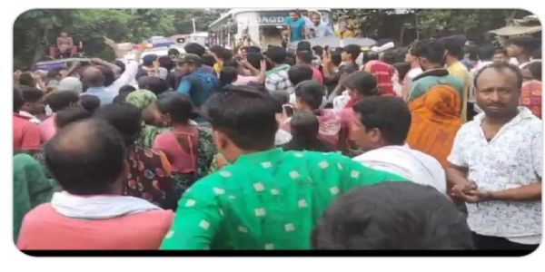 मुआवजे की मांग को लेकर ग्रामीणों ने किया हिलसा-गया मुख्य पथ जाम