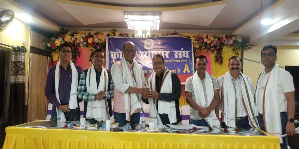 व्यापारी सामाजिक और जन मुद्दों पर भी हों जागरूक : विजयवर्गीय