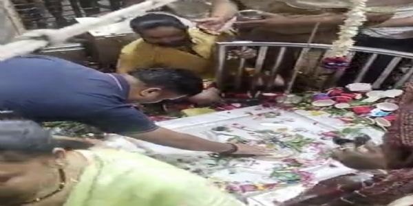 सावन के तीसरे सोमवार को भी शिवालयों में उमड़ा जनसैलाब