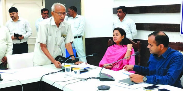 जन सुनवाई में फरियादियों ने विभिन्न विभागों से संबंधित 43 समस्याएं कराई दर्ज