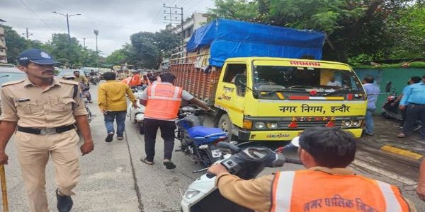 इंदौरः अवैध अतिक्रमण पर निगम एवं जिला प्रशासन की संयुक्त कार्रवाई