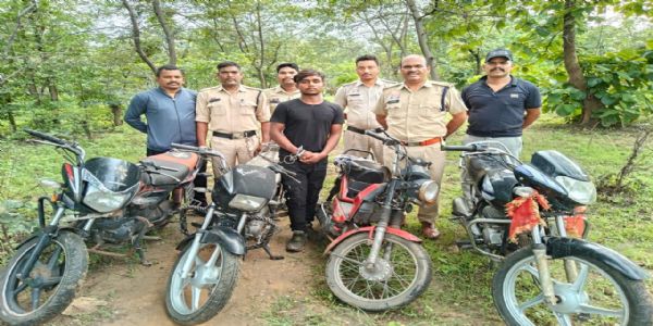 कोरबा में मोटरसाइकिल चोरी गिरोह का आरोपित गिरफ्तार, चार चोरी की मोटरसाइकिल बरामद