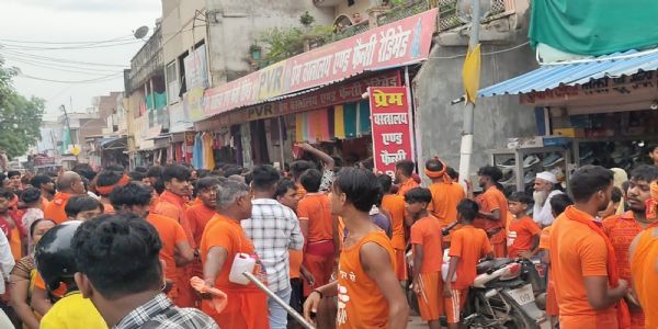 (अपडेट ) वाराणसी: राजातालाब में कांवड़िया से मारपीट, नाराज कांवड़ियों ने किया चक्काजाम, छह आरोपी हिरासत में